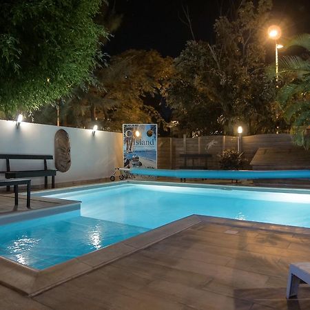 Hotel Coco Island Сен-Жиль-ле-Бэн Экстерьер фото