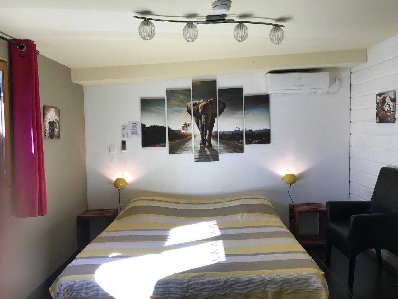 Hotel Coco Island Сен-Жиль-ле-Бэн Экстерьер фото